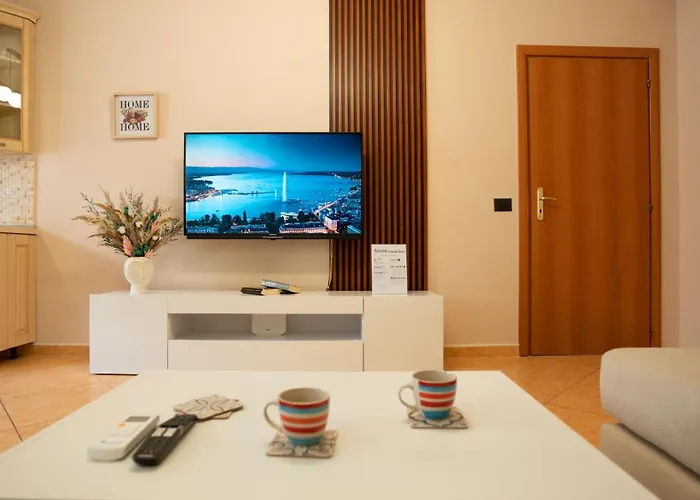 Urban Gem Apt - Tirana